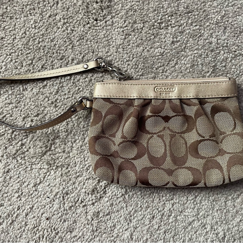 Small Coach wristlet